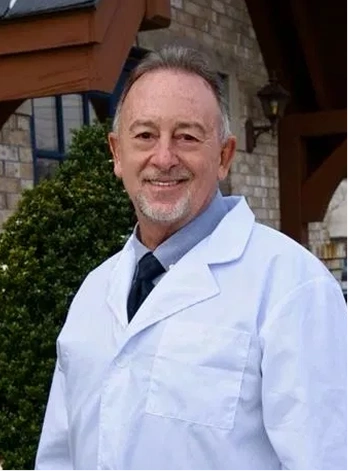 Dr. Lary Verasco